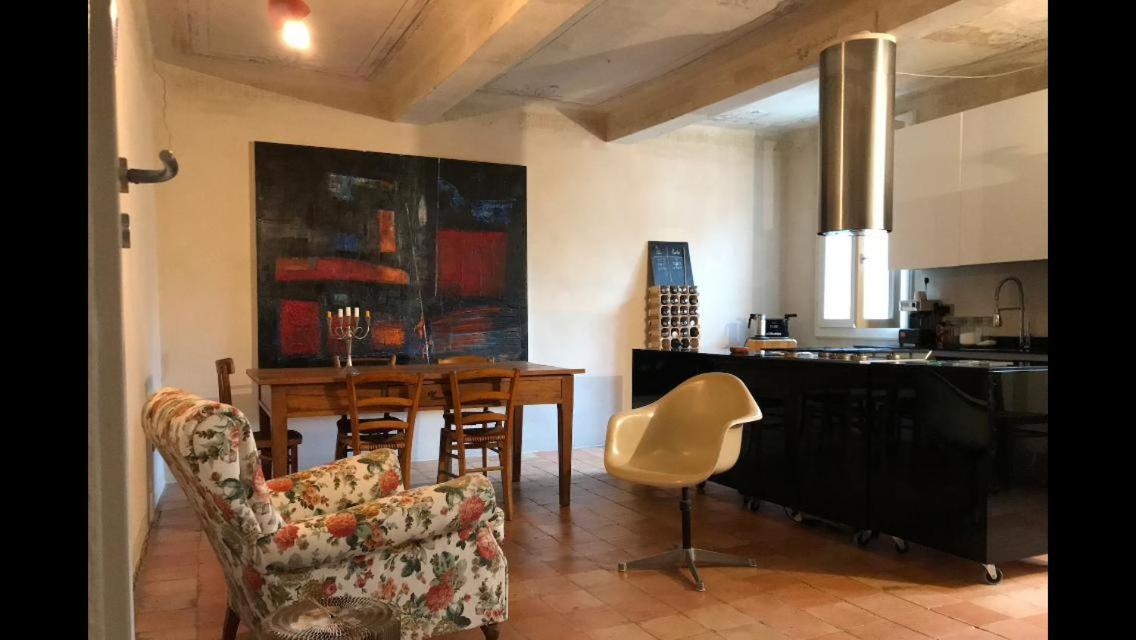 레조넬에밀리아 Casa Luminosa Con Giardino In Centro Storico 아파트 외부 사진