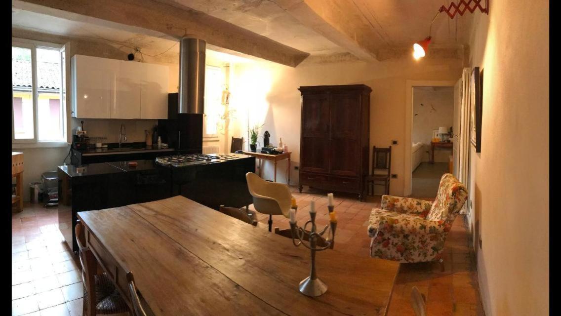 레조넬에밀리아 Casa Luminosa Con Giardino In Centro Storico 아파트 외부 사진